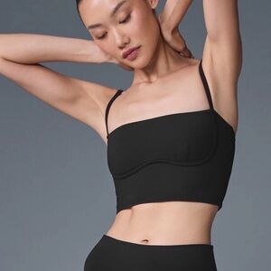 ALO Yoga Airbrush Streamlined Bra Tank (black)